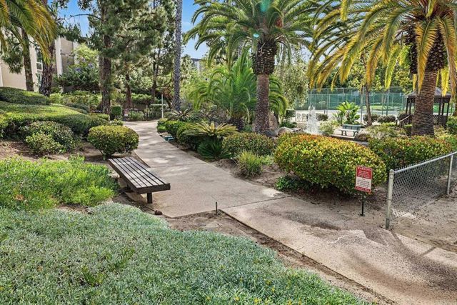 3050 Rue D'Orleans 101, San Diego, CA 92110