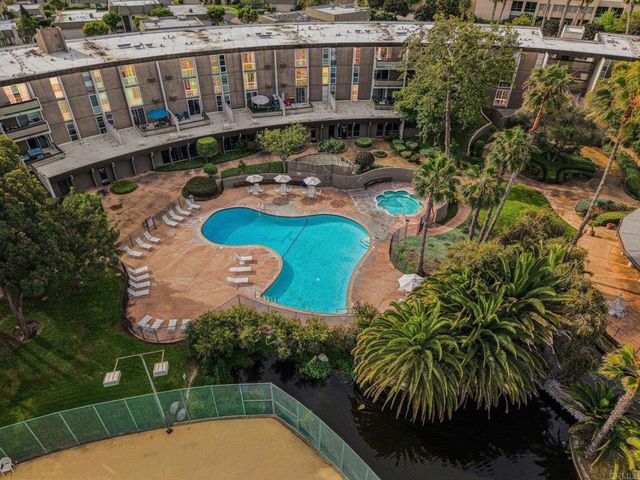3050 Rue D'Orleans 101, San Diego, CA 92110