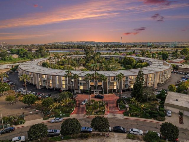 3050 Rue D'Orleans 101, San Diego, CA 92110