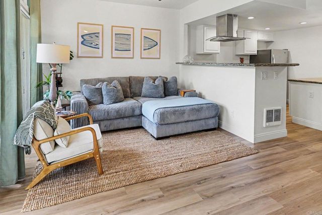 3050 Rue D'Orleans 101, San Diego, CA 92110