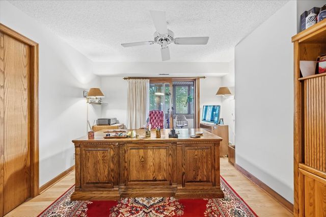 100 Red Top Drive 303, Libertyville, IL 60048
