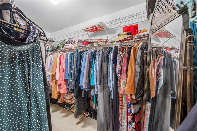 100 Red Top Drive 303, Libertyville, IL 60048