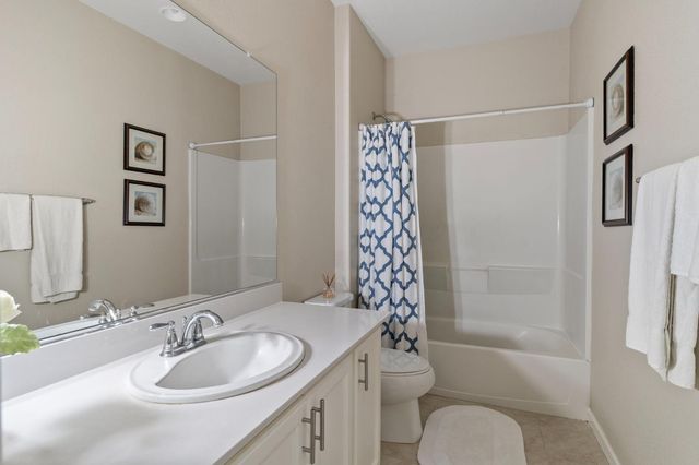 9848 Porto Bay Dr, Elk Grove, CA 95757