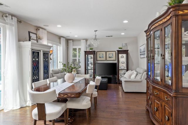 9848 Porto Bay Dr, Elk Grove, CA 95757