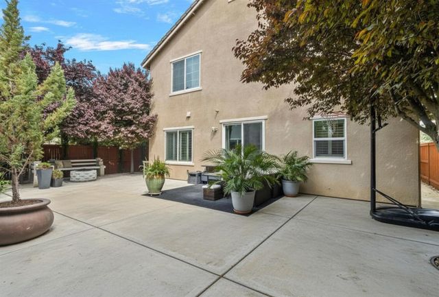 9848 Porto Bay Dr, Elk Grove, CA 95757