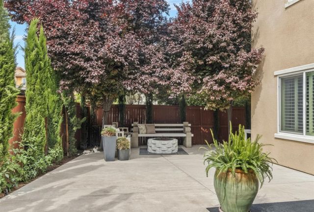 9848 Porto Bay Dr, Elk Grove, CA 95757