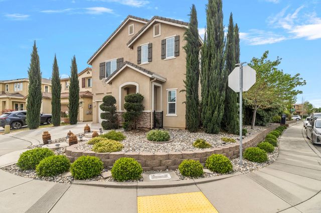 9848 Porto Bay Dr, Elk Grove, CA 95757