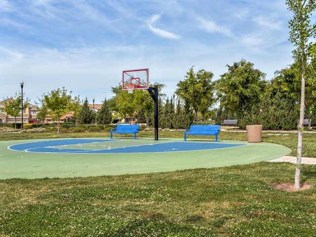 9848 Porto Bay Dr, Elk Grove, CA 95757