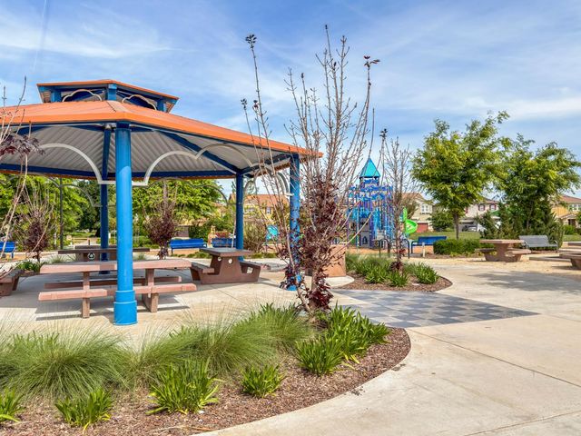 9848 Porto Bay Dr, Elk Grove, CA 95757