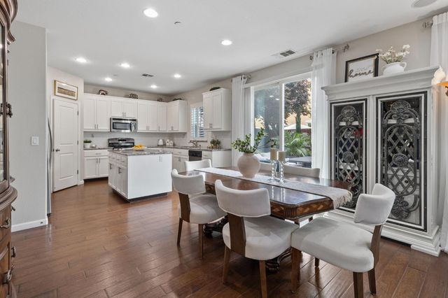 9848 Porto Bay Dr, Elk Grove, CA 95757