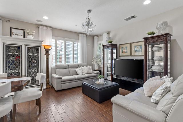 9848 Porto Bay Dr, Elk Grove, CA 95757