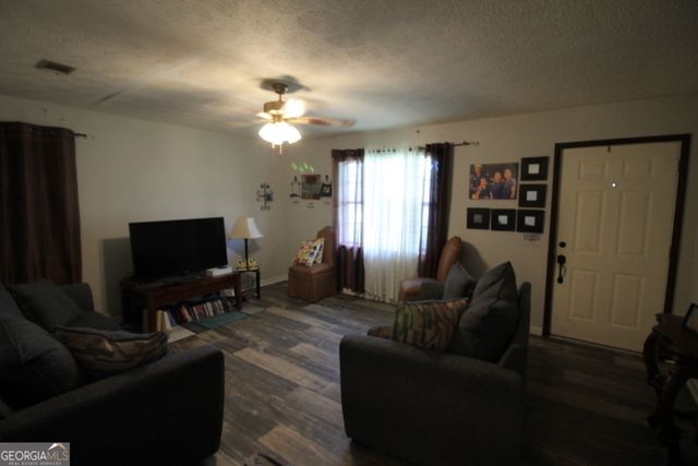 114 W 8th Street, Alma, GA 31510