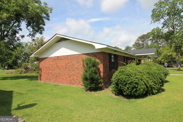 114 W 8th Street, Alma, GA 31510