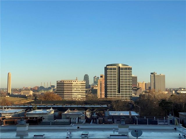 2949 Grand Avenue, Kansas City, MO 64108