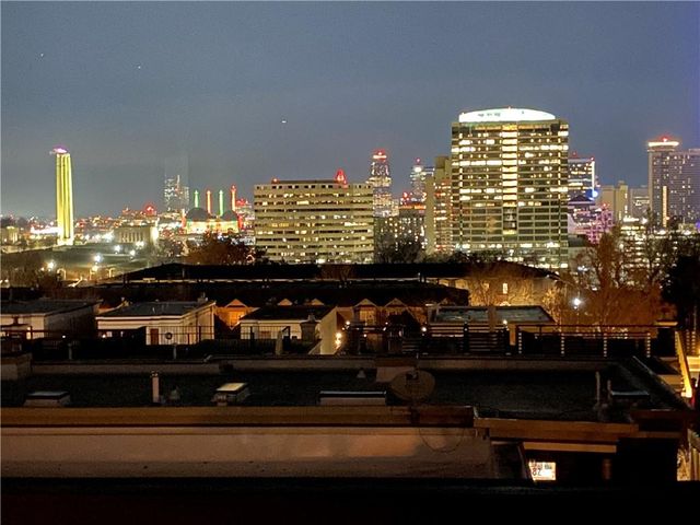 2949 Grand Avenue, Kansas City, MO 64108