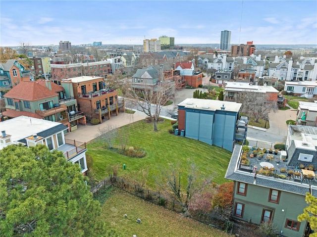 2949 Grand Avenue, Kansas City, MO 64108