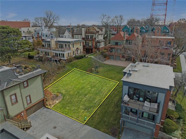 2949 Grand Avenue, Kansas City, MO 64108