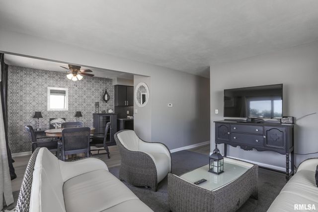 646 S 4TH Avenue, Morton, IL 61550