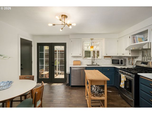 2715 Se 77TH Ave, Portland, OR 97206