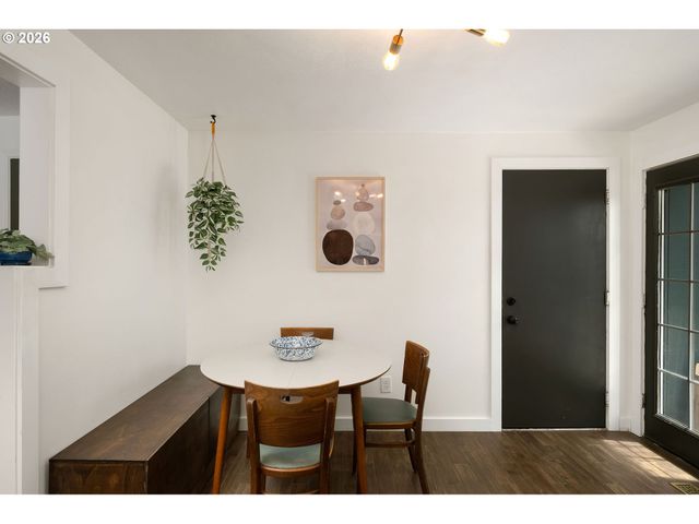 2715 Se 77TH Ave, Portland, OR 97206