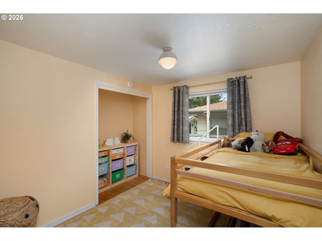 2715 Se 77TH Ave, Portland, OR 97206