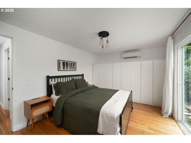 2715 Se 77TH Ave, Portland, OR 97206