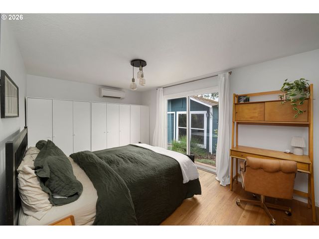 2715 Se 77TH Ave, Portland, OR 97206