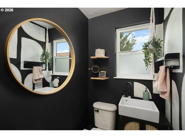 2715 Se 77TH Ave, Portland, OR 97206