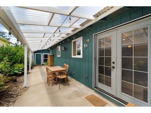 2715 Se 77TH Ave, Portland, OR 97206