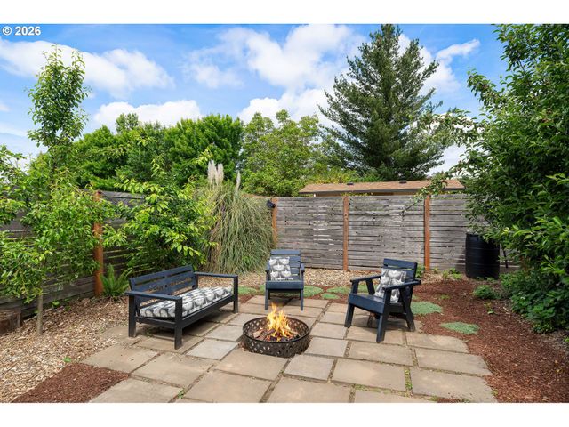 2715 Se 77TH Ave, Portland, OR 97206