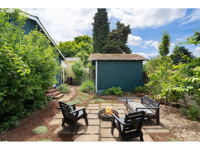 2715 Se 77TH Ave, Portland, OR 97206
