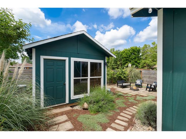 2715 Se 77TH Ave, Portland, OR 97206