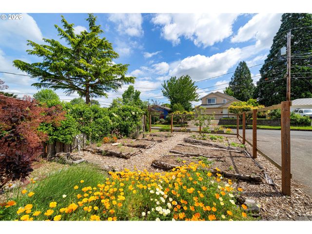 2715 Se 77TH Ave, Portland, OR 97206