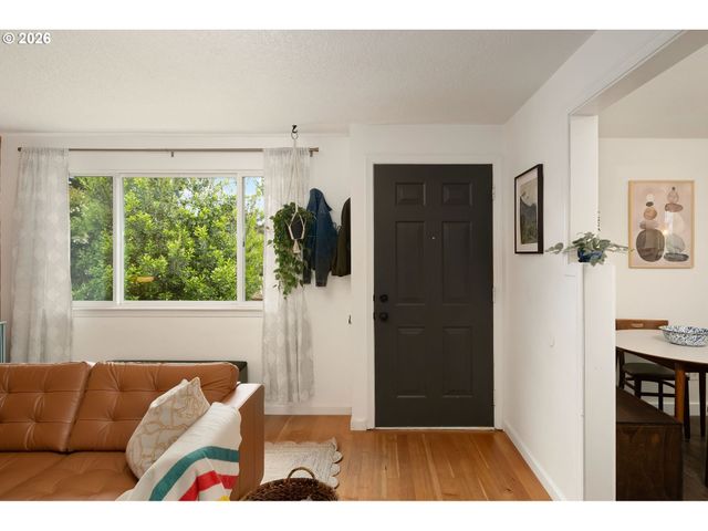 2715 Se 77TH Ave, Portland, OR 97206