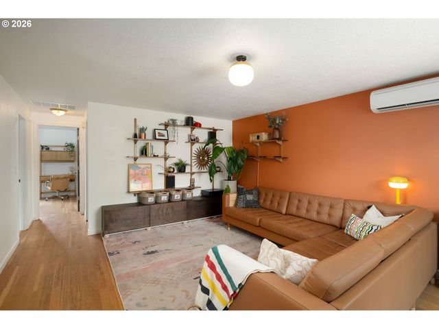 2715 Se 77TH Ave, Portland, OR 97206
