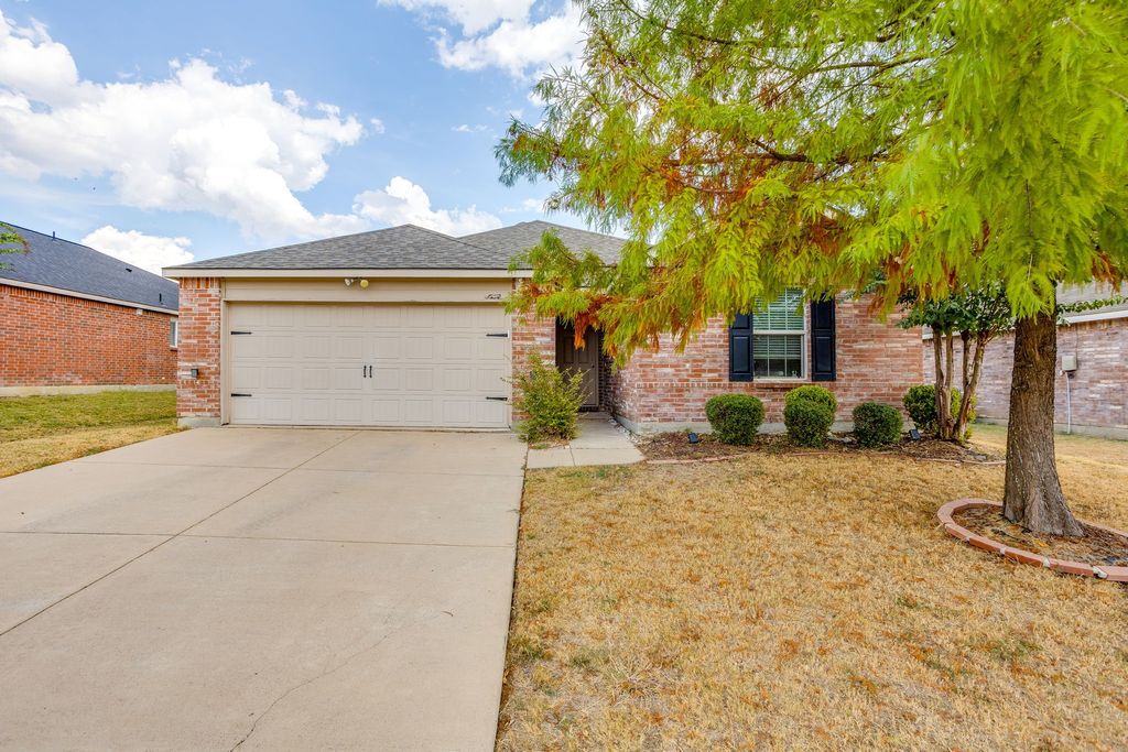 1204 Foxglove Lane, Burleson, TX 76028 — exterior