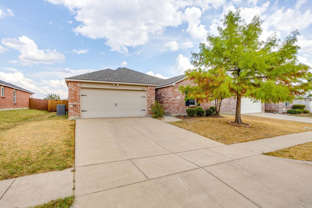 1204 Foxglove Lane, Burleson, TX 76028 — photo 2