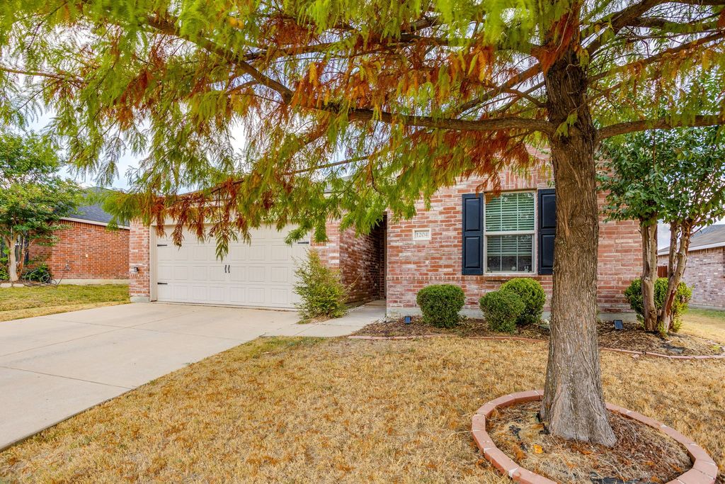 1204 Foxglove Lane, Burleson, TX 76028 — photo 4