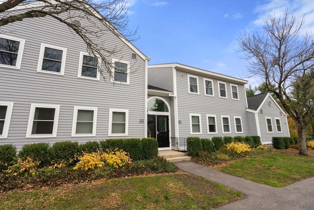 504 Tuckers Ln 504, Hingham, MA 02043