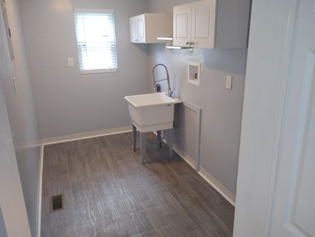 2629 Ipswick Circle, Columbus, OH 43224