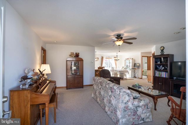 107 ARBOR BLUFF DR, Bellefonte, PA 16823