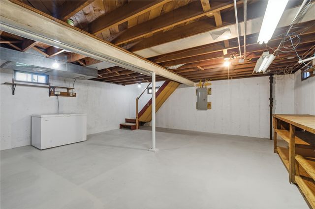 1434 Oakland NE, Cedar Rapids, IA 52402