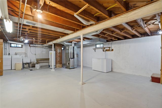 1434 Oakland NE, Cedar Rapids, IA 52402