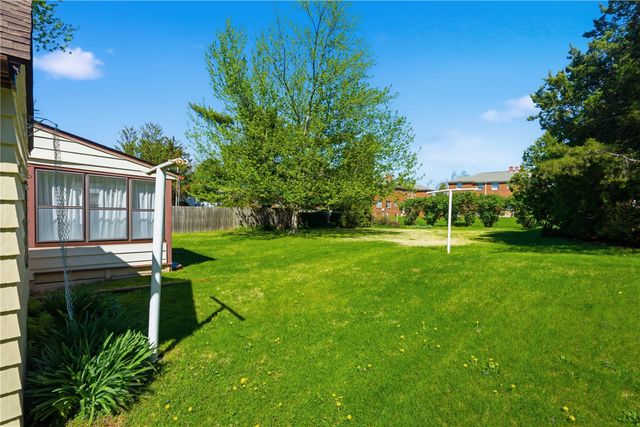1434 Oakland NE, Cedar Rapids, IA 52402