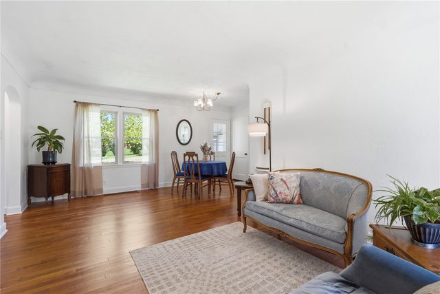 1434 Oakland NE, Cedar Rapids, IA 52402