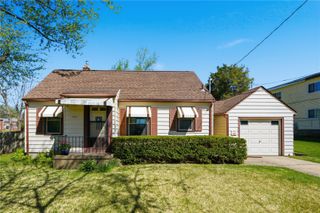 1434 Oakland NE, Cedar Rapids, IA 52402