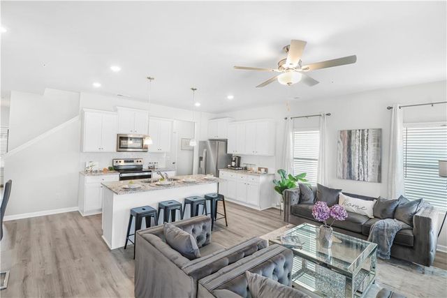 208 Birch Way, Fairburn, GA 30213