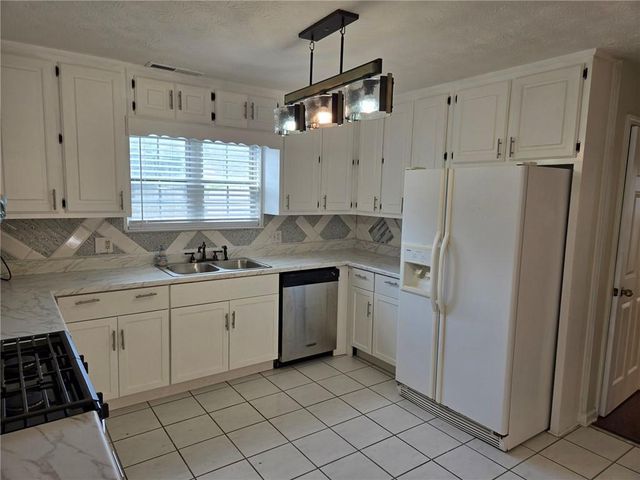 3243 Oak Vista Way, Lawrenceville, GA 30044