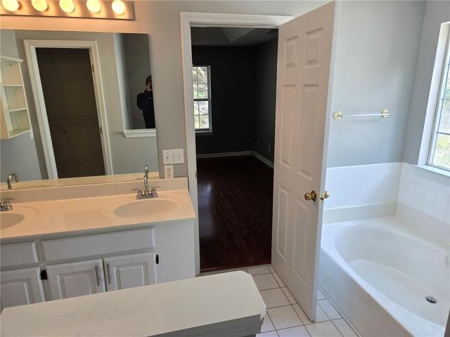 3243 Oak Vista Way, Lawrenceville, GA 30044