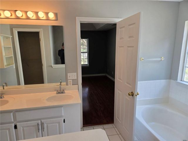 3243 Oak Vista Way, Lawrenceville, GA 30044